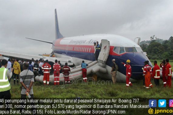  Detik-detik Sriwijaya Air Tergelincir yang Mengeluarkan Asap - JPNN.COM