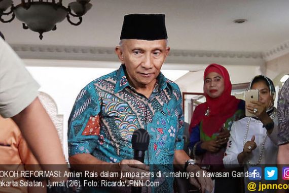 Amien Rais Hanya Curi Panggung Saat Kritik Jokowi Tiga Periode - JPNN.COM