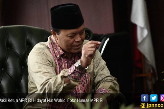 Ustaz HNW Dorong Jokowi Realisasikan Usul Komnas HAM soal Islah - JPNN.COM