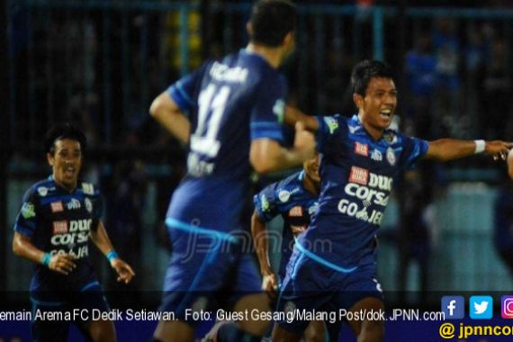 Kontrak Tinggal Dua Bulan Lagi di Arema FC, Dedik Setiawan Diincar Klub Asal Malaysia - JPNN.COM