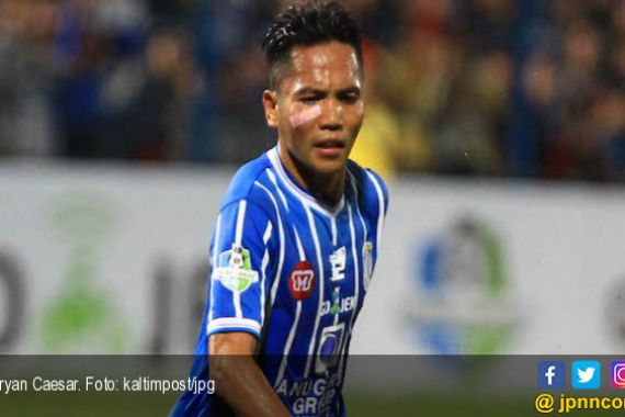 Bryan Caesar Selalu Dipercaya Meredam Lini Tengah Persib - JPNN.COM