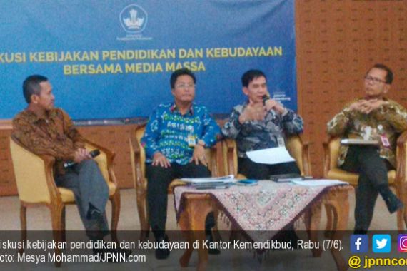 Kemendikbud Akui Sulit Ajak Anak Mau Bersekolah - JPNN.COM