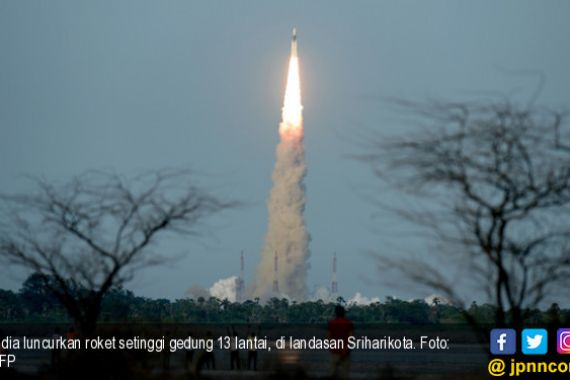 India Luncurkan Roket Setara Berat 200 Gajah - JPNN.COM