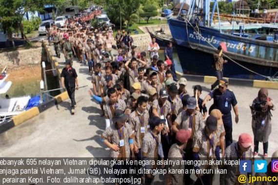 695 Nelayan Vietnam Pelaku Illegal Fishing Dipulangkan ke Negaranya - JPNN.COM