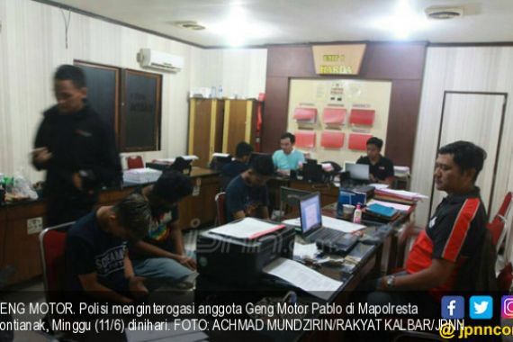 Geng Motor Para Jomblo Beringas, Polisi Dikeroyok Sampai Bengep - JPNN.COM