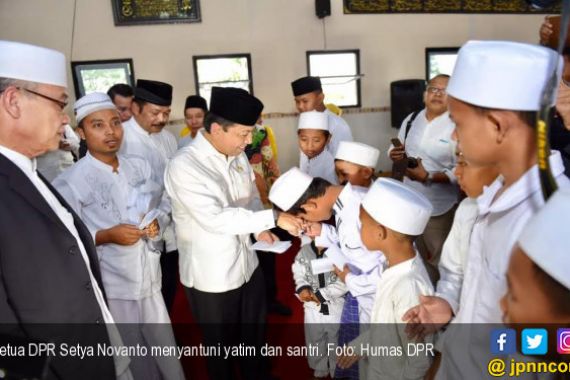 Setya Novanto Safari Ramadan ke Pesantren Rahmatullah Demak - JPNN.COM