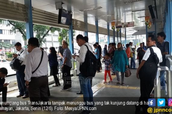 Demo Karyawan Transjakarta, Djarot: Boleh Perjuangkan Hak, Tapi... - JPNN.COM