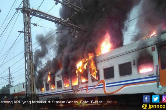 Satu Gerbong KRL Terbakar di Senen, Ini Imbauan Untuk Penumpang - JPNN.COM