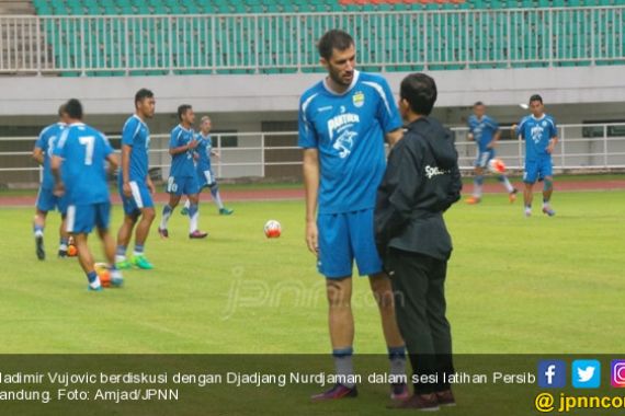 Persib vs Barito Putera, Djanur tak Ingin Terpuruk Lagi - JPNN.COM