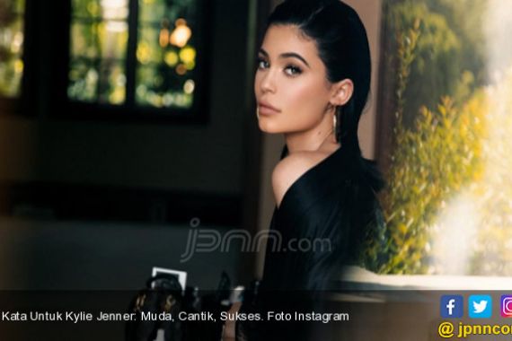 Kylie Jenner Manfaatkan Anak untuk Jual Kosmetik - JPNN.COM