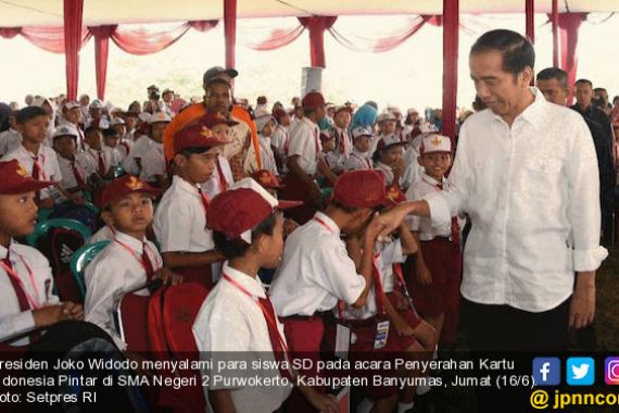 Jokowi: Selain Belajar, Pelajar Harus Beribadah dan Olahraga - JPNN.COM