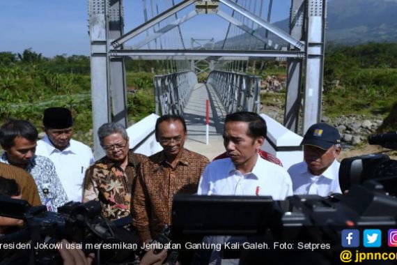 Jokowi Targetkan 60 Jembatan Gantung Baru Tahun Ini - JPNN.COM