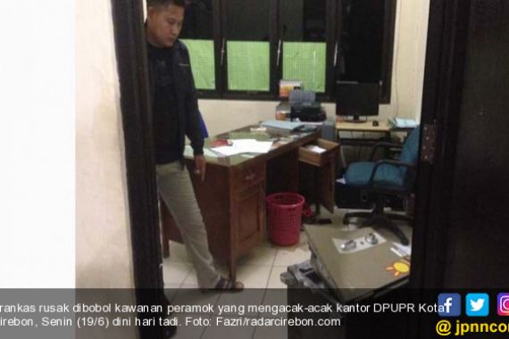 Rampok Beraksi di Kantor Dinas PU, Brankas Dibongkar, Dua Satpam Disekap - JPNN.COM