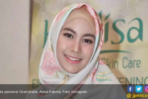 Hijrah, Mantan Personel Cherrybelle Anisa Rahma Lebih Tenang - JPNN.COM