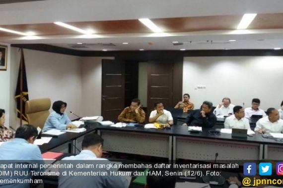 Pemerintah Matangkan Perubahan Aturan Masa Penahanan Tersangka Terorisme - JPNN.COM