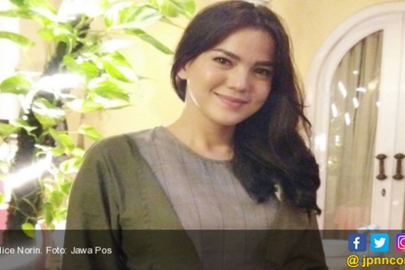 Masih 8 Bulan, Putri Alice Norin Bisa Ikuti Gerakan Salat - JPNN.COM