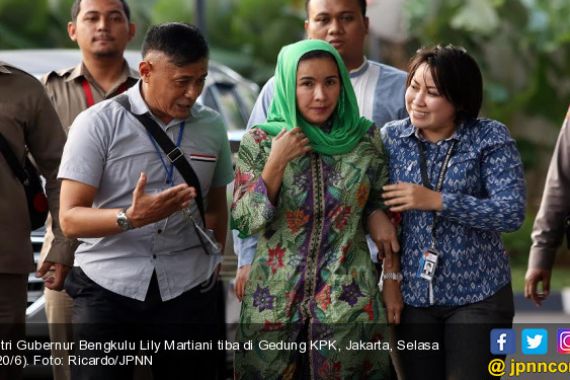 Selain Tangkap Gubernur Bengkulu dan Istrinya, KPK Sita Sekardus Uang - JPNN.COM