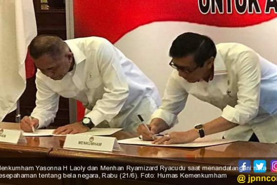 Menkumham dan Menhan Teken Nota Kerja Sama Bela Negara - JPNN.COM