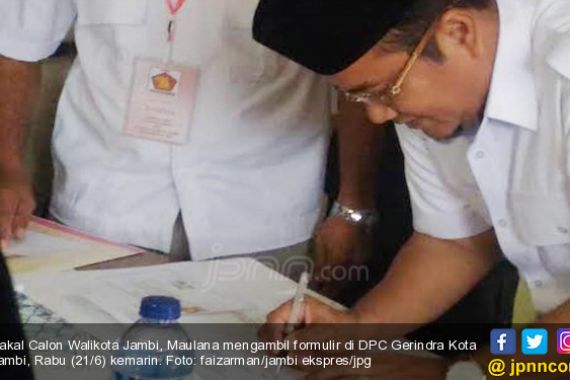 Maulana Ambil Formulir Perdana di Gerindra - JPNN.COM