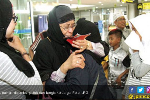 25 Tahun Lebaran Berpisah, Ibu Akhirnya Kembali - JPNN.COM