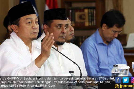 Bachtiar Nasir Sebut Presiden Jokowi Tak Merasa Ada Kriminalisasi Ulama - JPNN.COM