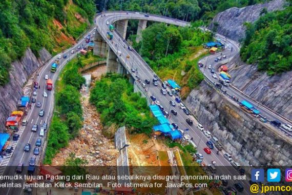 Pesona Alam dan Indahnya Jembatan Kelok Sembilan Manjakan Pemudik Sumbar-Riau - JPNN.COM