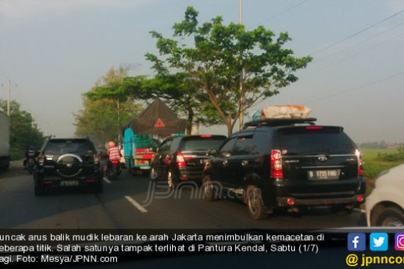 Puncak Arus Balik, 130 Ribu Kendaraan Menuju Jakarta - JPNN.COM
