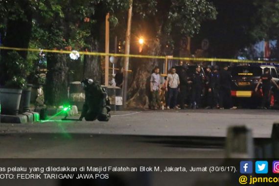 Teror Pakai Pisau atas Perintah Bos ISIS - JPNN.COM