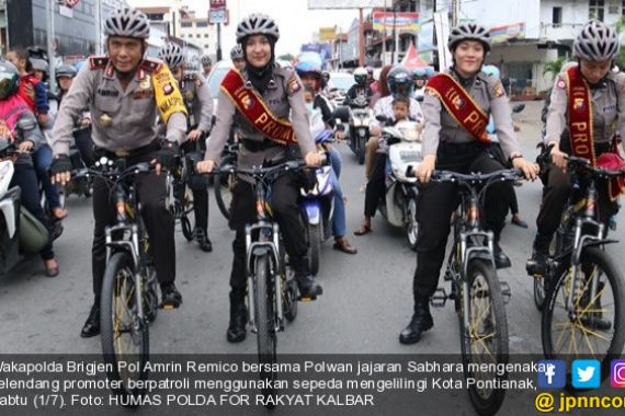 Bersama Polwan Cantik, Sang Jenderal Kayuh Sepeda Pantau Situasi Arus Balik - JPNN.COM