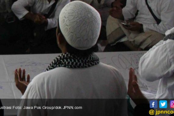 Menyeruak Kabar Ajaran Sesat, Anggota tak Wajib Salat dan Puasa? - JPNN.COM