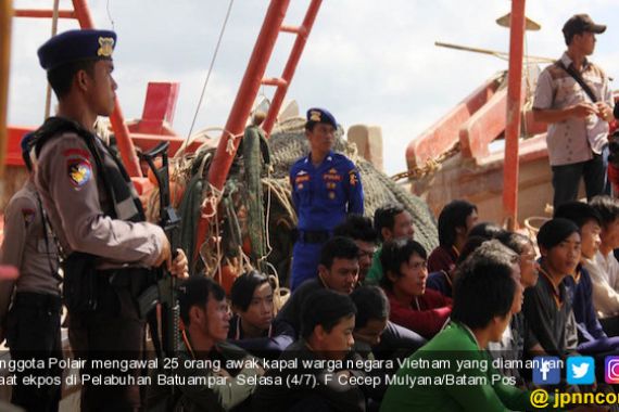 Dua Kapal Asing Ditangkap saat Mencuri Ikan di Perairan Indonesia - JPNN.COM