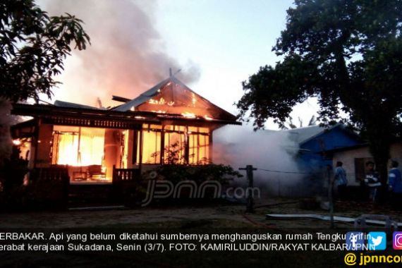 Rumah Bersejarah Ludes Dilalap Si Jago Merah - JPNN.COM