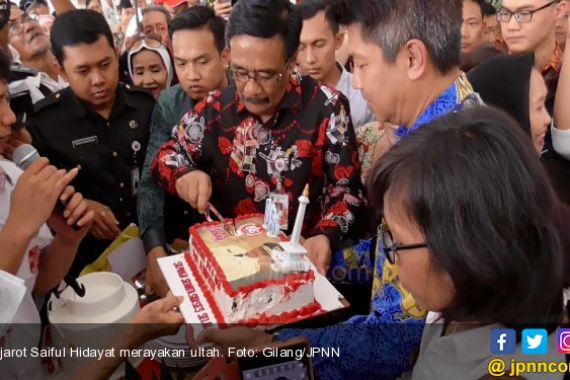 Unik Banget, Ultah Jokowi, Ahok, dan Djarot Berurutan - JPNN.COM