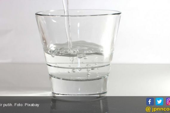Hindari Minuman Bersoda, Lebih Sehat Minum Air Putih - JPNN.COM