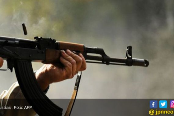 Heboh Video Sejumlah Pria Bersorban Latihan Menembak Pakai AK-47 di Ujanmas - JPNN.COM