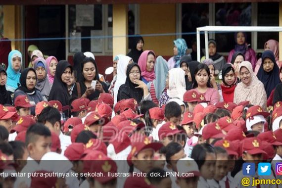 Pengeluaran Ortu Siswa Sudah Besar, Jangan Dipungli - JPNN.COM