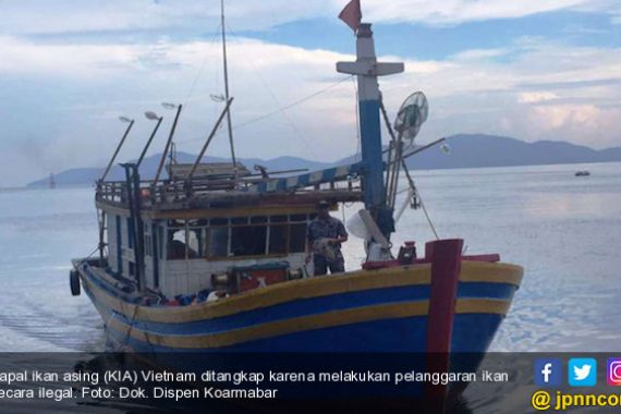 TNI AL Tangkap Dua Kapal Ikan Asing di Landas Kontinen Indonesia - JPNN.COM