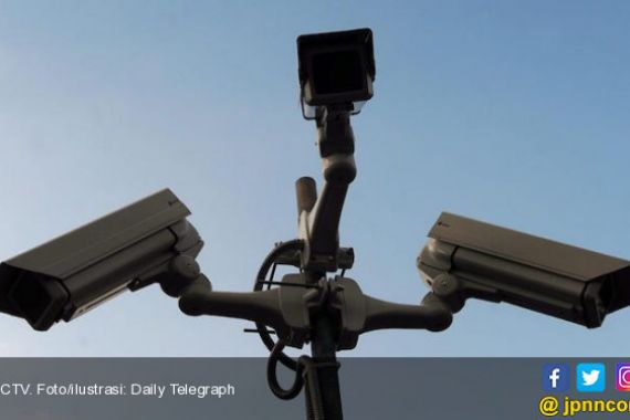 Terekam CCTV, Polisi Buru Komplotan Perampok Nasabah - JPNN.COM