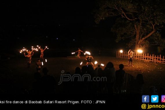 Fire Dance nan Rancak Sambut Tamu Baobab - JPNN.COM