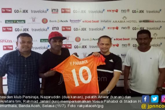 Teken Kontrak, Pahabol Resmi Gunakan Nomor 10 di Persiraja - JPNN.COM