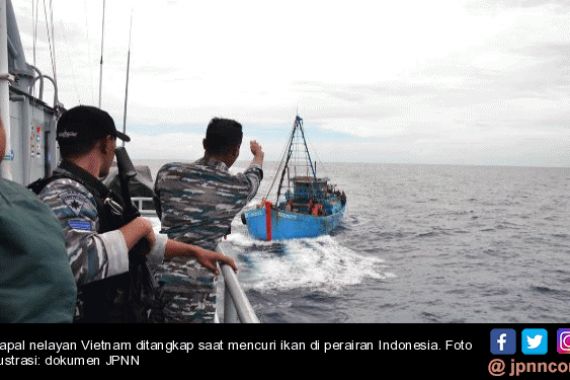 Lima Kapal Asing Ketangkap Lagi Curi Ikan di Perairan Natuna - JPNN.COM