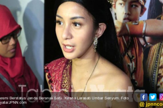 Simak, Kirana Larasati Punya Tips Make up untuk Bibir Tipis - JPNN.COM