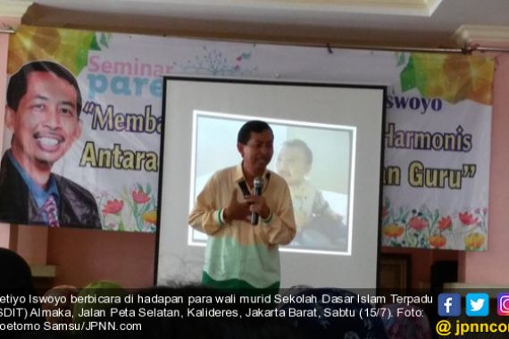 Kisah Putra Jokowi Jualan Martabak Ditebar di Hadapan Wali Murid SDIT Almaka - JPNN.COM