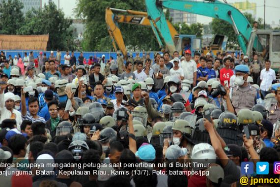 Diadang Warga, Tim Terpadu Gagal Laksanakan Penertiban - JPNN.COM