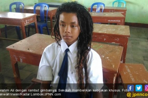 Ibrahim, Siswa Baru Berambut Gimbal, Jangan Coba-coba Potong Sembarangan! - JPNN.COM