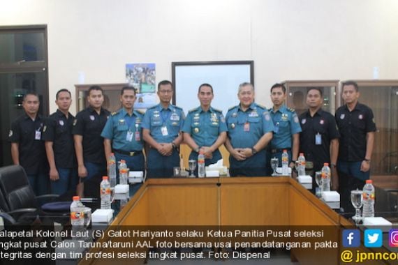 Panitia Penerimaan Personel TNI AL Tandatangani Pakta Integritas - JPNN.COM