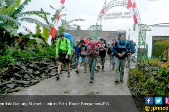 Ratusan Pendaki Bakal Peringati HUT Kemerdekaan RI di Puncak Slamet - JPNN.COM