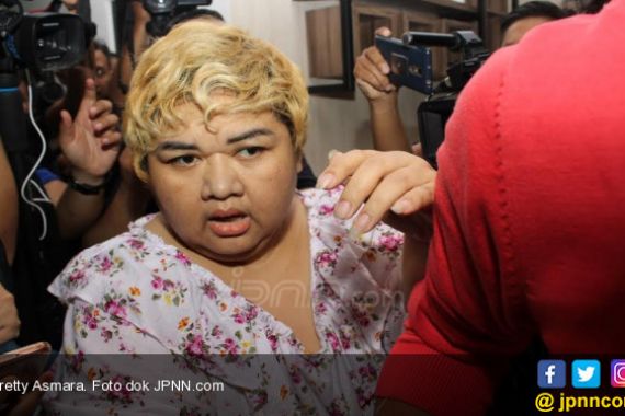 Pretty Asmara Kesal Eksepsinya Ditolak Hakim - JPNN.COM