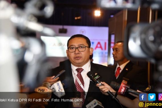 HT Dukung Jokowi, Fadli Zon: Hukum Bisa Dijadikan Alat Menekan dan Merangkul - JPNN.COM