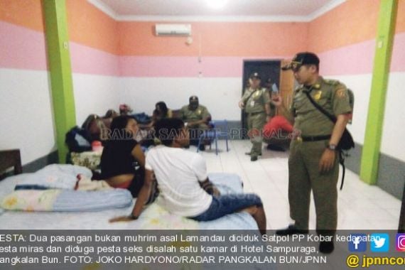 2 Pasangan Bukan Suami Istri Gelar Pesta Dewasa di Kamar - JPNN.COM